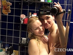 Blondine, Blasen, Fingern, Handjob, Küssen, Pov, Rasiert, Titten
