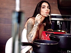 Glorious Suttin and Oliver Flynn - side fuck dirt - Deeper