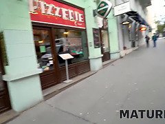 Grote mammen, Tsjechisch, Omie, Rijpe lesbienne, Natuurlijk, Natuurlijke tieten, Gezichtspunt, Kousen