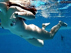 18 ans, Plage, Gros cul, Brunette brune, Hd, Petite femme, Solo, Adolescente