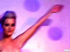 Grote mammen, Naakte man aangeklede vrouw, Pop, Groep, Harig, Lesbisch, Ondergoed, Kousen