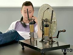 Pijpbeurt, Oudere vrouw, Rijpe lesbienne, Moeder die ik wil neuken, Gezichtspunt, Kousen, Tatoeage