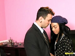 18 jaar, Kont, Grote lul, Bruinharig, Zwart, Natuurlijke tieten, Tiener, Tieten likken