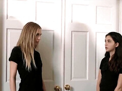 18 jaar, Lieveling, Gezichtzitten, Lesbisch, Masseren, Natuurlijk, Kut duiken, Roodharige vrouw