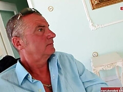 18 ans, Américain, Anal, Cul, Brunette brune, Double pénétration, Adolescente, Plan cul à trois