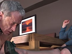 Morena, Cfnm, Pies, Dominacion femenina, Fetiche, Fetiche de pies, Madres para coger, Nylon