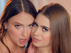 Blondine, Fingern, Lesbisch, Lecken, Masturbation, Muschi, Entkleiden, Titten