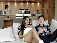 Cul, Sucer une bite, Preservatif, Éjaculer dans la bouche, Talons, Mère que j'aimerais baiser, Culottes ou slips, Plan cul à trois