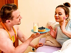 Grosser arsch, Braunhaarige, Fingern, Küssen, Lingerie, Masturbation, Milf, Rasiert