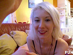 Enthousiasteling, Pijpbeurt, Handbeurt, Tieten likken, Slet