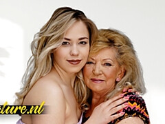 Blondine, Oma, Lecken, Masturbation, Reif, Zierlich, Jungendliche (18+), Titten