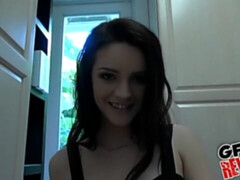 Cul, Brunette brune, En levrette, Pov, Rasée, Dénudage, Adolescente, Nénés