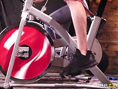 Большая жопа, Брюнетки, Измена, Постарше, Лесбиянка, Милф, Сиськи, Жена