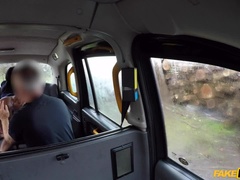 Kont, Auto, Sperma shot, Jurk, Europees, Sperma in gezicht, Buiten, Tieten likken