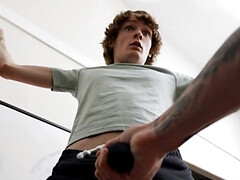 18 jahre, Grosser schwanz, Blasen, Spermaladung, Schwanz, Handjob, Muschi, Ablutschen