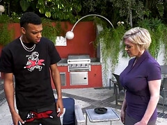 Gros cul, Grosse bite, Gros seins, Noire, Sucer une bite, Queue, Mature, Plan cul à trois