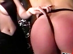 Sadomasochismus, Grosse titten, Blondine, Lesbisch, Masturbation, Rasiert, Hintern versohlen, Spielzeuge