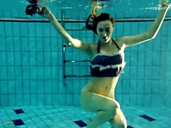 18 años, Hembra, Hd, Tetas naturales, Piscina, Ruso, Solo, Bajo el agua