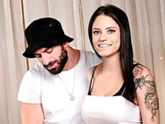 お尻, デカパイ, フェラチオ, 茶髪の, 目瞪口呆, キス, なめる, タトゥー