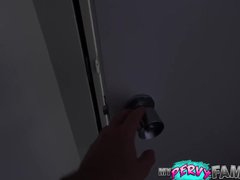 En gros plan de très près, Tir de sperme, Peloter, Mère que j'aimerais baiser, Maman, Seins naturels, Fils, Nénés