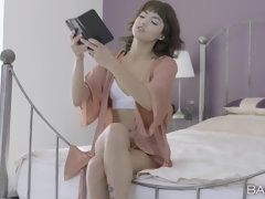 Nana, Grosse bite, Blonde, Couple, Queue, Européenne, Masturbation, Cheveux courts