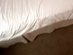 18 jaar, Kont, Grote lul, Pijpbeurt, Handbeurt, Logement, Verlegen, Tieten likken