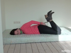 Lena struggling on a matras