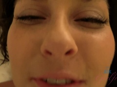Anal, Cul, Sucer une bite, Brunette brune, Éjaculation interne, Branlette thaïlandaise, Petite amie, Chatte