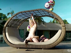 69, Blonde, Brunette brune, Fille latino, Lesbienne, Léchez, Lingerie, Seins naturels