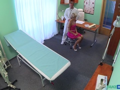 Salle de bains, Éjaculation interne, Médecin, En levrette, Léchez, Bureau, Uniforme, Voyeur