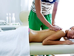 Arsch, Grosser schwanz, Braunhaarige, Massage, Kurzes haar, Dürr, Jungendliche (18+), Titten