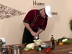 Bruinharig, Diep in de keel, Sperma in gezicht, Fetisj, Handbeurt, Hd, Pissen, Tieten likken