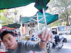 Gros seins, Bukkaké, Tir de sperme, Femme dominatrice, Branlette thaïlandaise, Massage, Plan cul à trois, Nénés