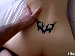 Amateur, Gros cul, Gros seins, En levrette, Branlette thaïlandaise, Léchez, Maman, Chatte