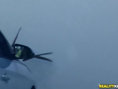 お尻, ブロンド, 車, 淫乱熟女, ピアス, ハメ撮り, オマンコ, タトゥー