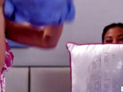 Collège université, Le plan cul à quatre, Hd, Seins naturels, Fête, Piercing, Tatouage, Nénés