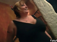 Mooie dikke vrouwen, Pijpbeurt, Oudere vrouw, Dansen, Handbeurt, Hd, Moeder die ik wil neuken, Feest