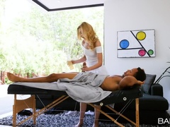 Nana, Grosse bite, En levrette, Seins naturels, De plein air, Chatte, Cheveux courts, Nénés