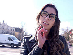 Крошечные, На публике, Молоденькие