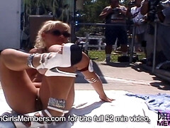 Amateur, Chica, Tetas grandes, Morena, Al aire libre, Público, Realidad, Tetas