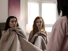 18 años, Besar, Lesbiana, Lencería, Masturbación, Tetas naturales, Coño, Adolescente