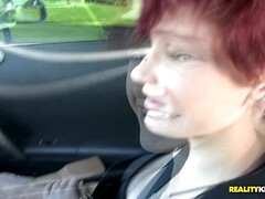 Enthousiasteling, Bruinharig, Sperma shot, Sperma in gezicht, Klein, Roodharige vrouw, Kort haar, Mager