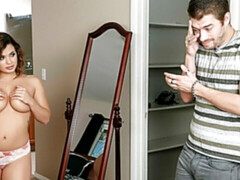 Gros cul, Grosse bite, Gros seins, Sucer une bite, En levrette, Mère que j'aimerais baiser, Cheveux courts, Jarretelles