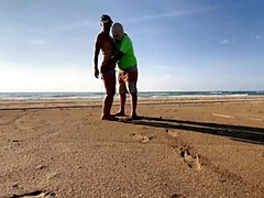 Amateur, Plage, Cocu, Femme dominatrice, Mère que j'aimerais baiser, De plein air, Chatte, Pute