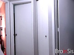 Sucer une bite, Frère, Hd, Masque, Soeurs, Tabou, Adolescente, Toilettes