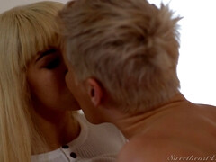 Жопа, Большие сиськи, Измена, Фетиш, Джинсы, Поцелуи, Мастурбация, Сиськи