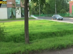 Bruinharig, Buiten, Openbaar