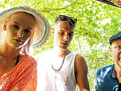 Anal, Verga grande, Mamada, Estilo perrito, Penetracion con dedos, Al aire libre, Flaco