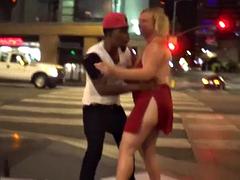 Amateur, Grosse bite, Gros seins, Sucer une bite, Rondelette, Interracial, De plein air, Public