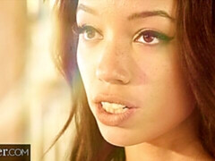 Noire, Sucer une bite, Doigter, Embrassement, Léchez, Chatte, Tatouage, Adolescente